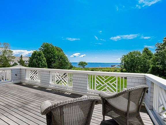 2nd image of 85 Moorings Rd