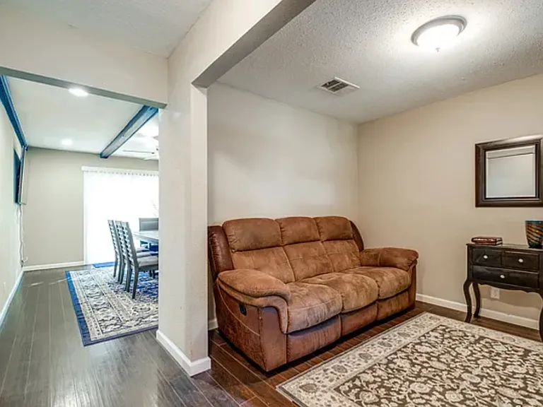 5702 Woodgreen — Photo 17