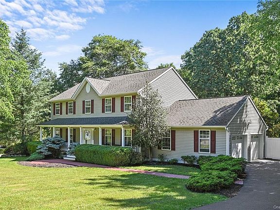 3rd image of 97 Brook Hollow Dr