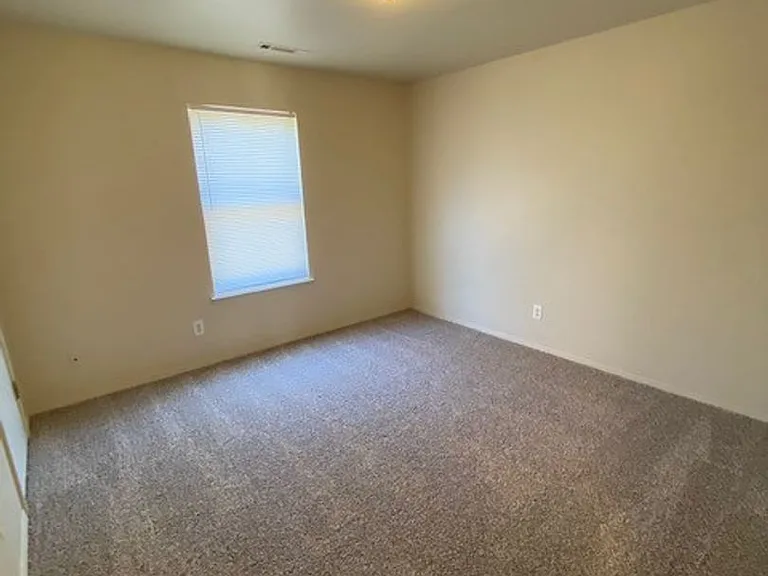 317 Erin Pl — Photo 15
