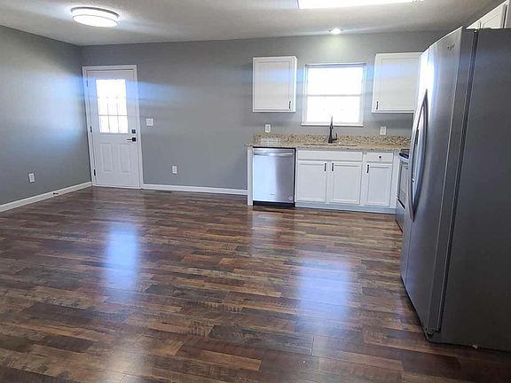 3rd image of 530 Joshua Dr