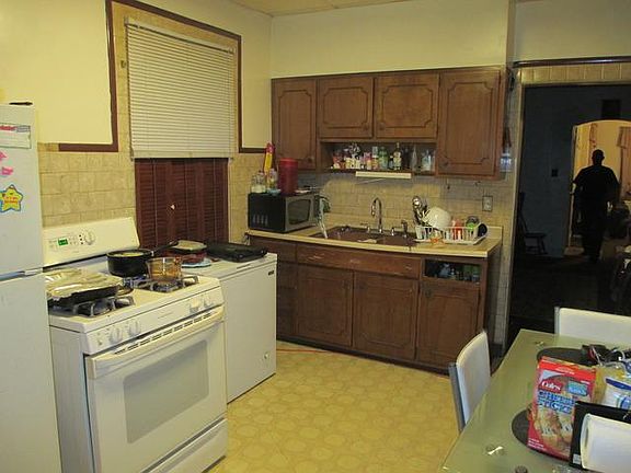 4th image of 1627 N Mason Ave