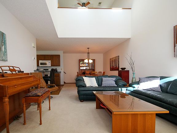 4th image of 1216 Pecks Woods Dr