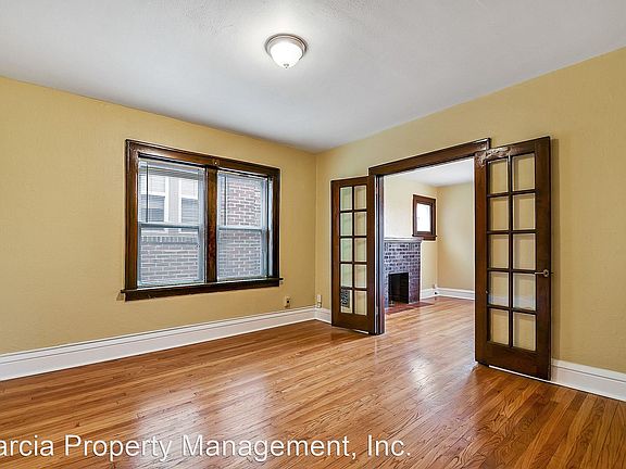 5th image of 4958 Walsh St APT 2W