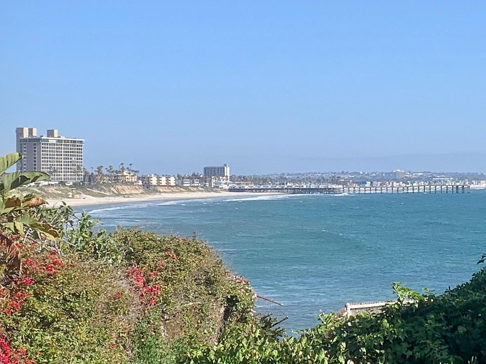 North of the Crystal Pier and south of Capri By the Sea, Ocean Point Condos are on Ocean Blvd. with easy access to the beach and all Pacific Beach amenities