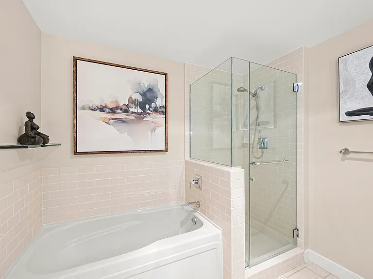 700 W Harbor Dr W #1204 — Photo 2