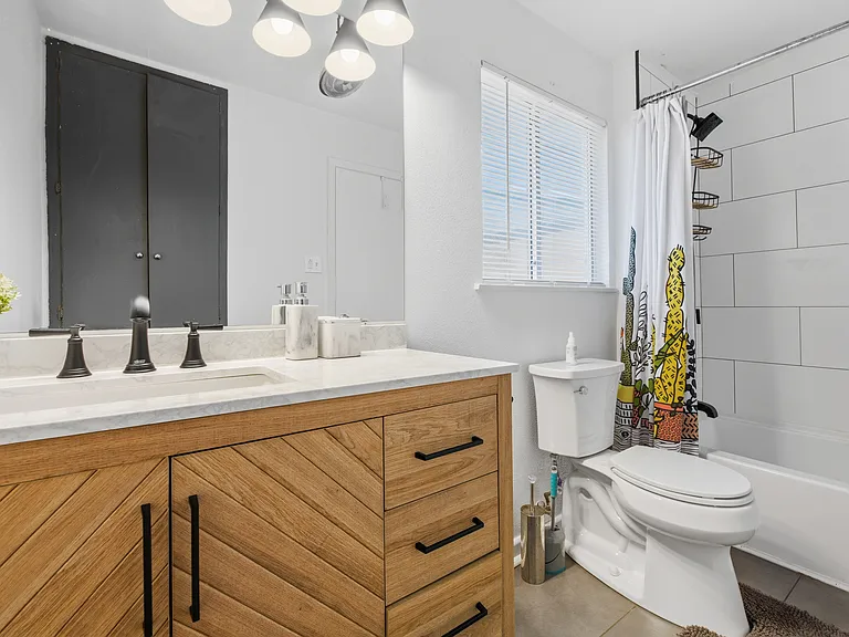 2408 Longview St #204 — Photo 10