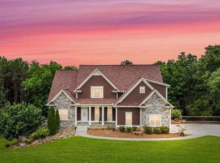 22 Village Trce, Rydal, GA 30171
