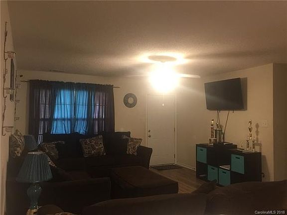 2nd image of 843 Finley View Dr