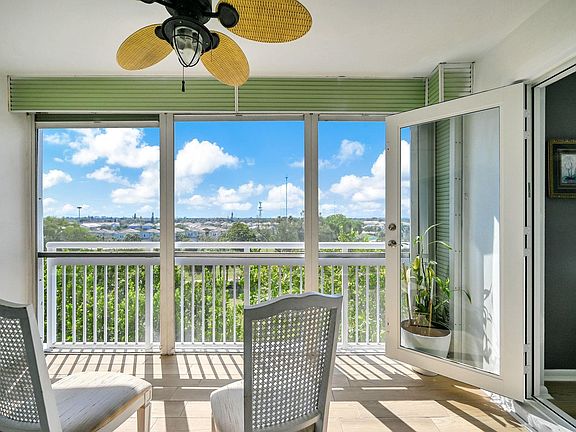 4th image of 4400 Hillcrest Drive #605a