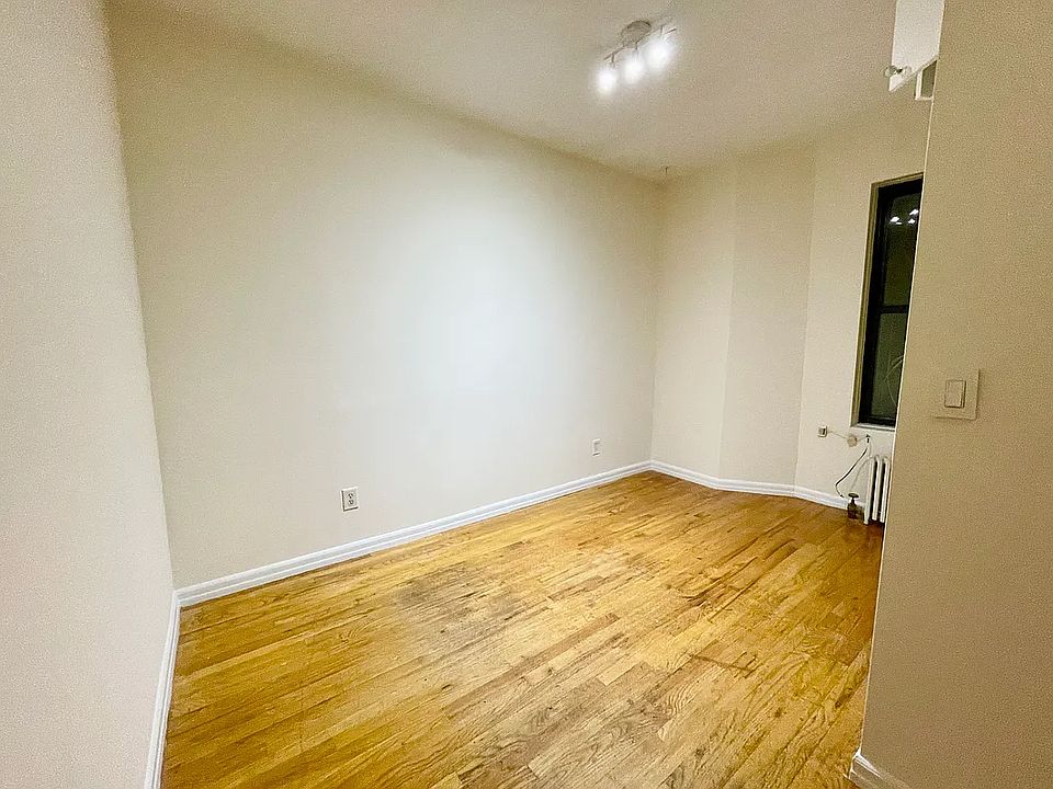 2nd image of 161 Prince St APT 23