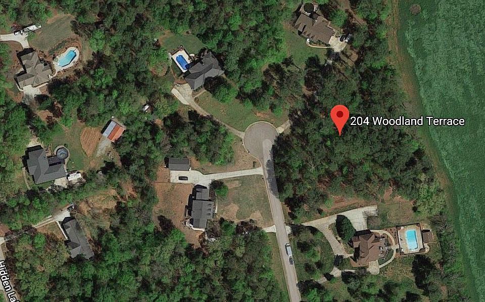 1st image of 204 Woodland Ter