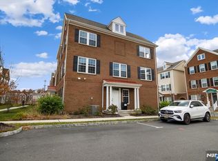 105 W Ramsey Ter, Fair Lawn, NJ 07410