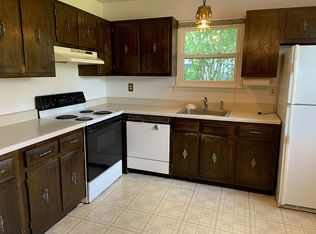 24 Freedom Ln, Coram, NY 11727