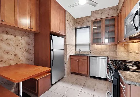 5th image of 56 E 87th St APT 4B