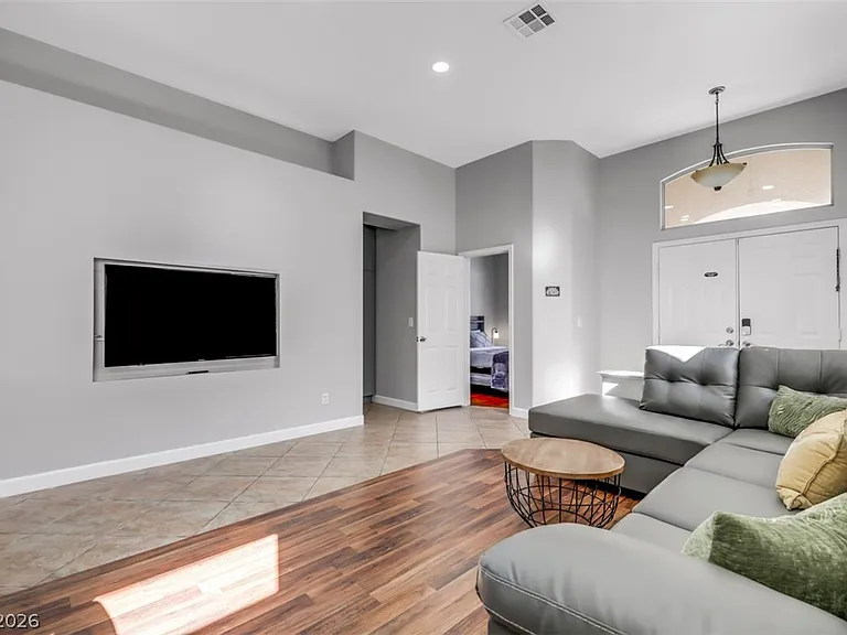 7855 Windward Rd — Photo 4
