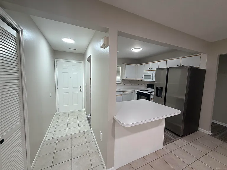 44411 Sunnyside Dr — Photo 3