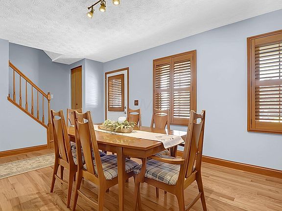 5th image of 6524 Larch Ct