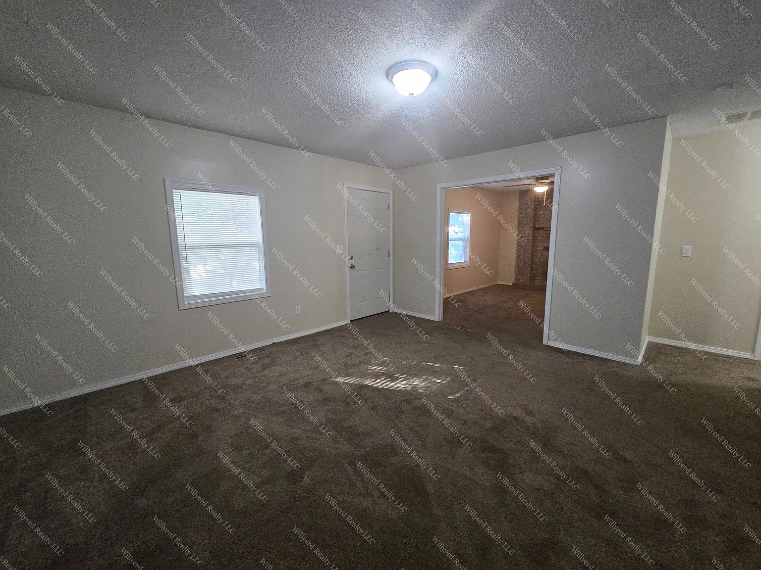 4050 S Western — Photo 2