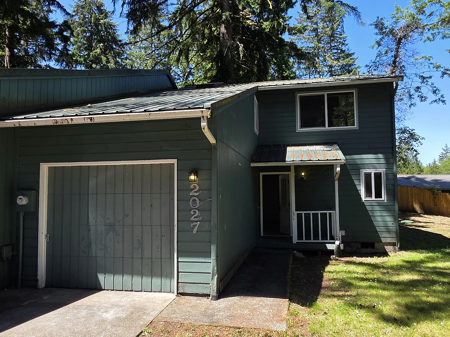 3 bed, 1.5 bath, 1250 sqft, $2,399 — Photo 1