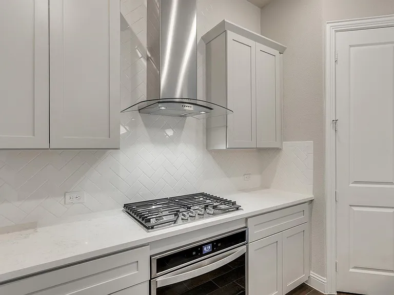 2225 Apex Dr — Photo 7