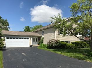 1503 Bayview Dr, Lake Zurich, IL