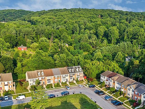 2nd image of 23 Winterberry Ct