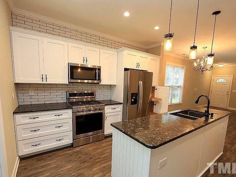 1009 Dual Parks Rd — Photo 2