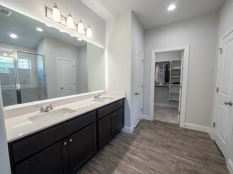 4300 Liberty Ln — Photo 10