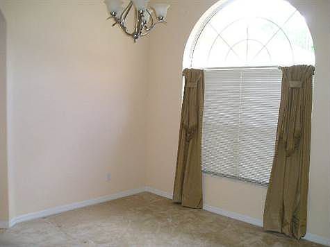 3rd image of 31 Ellsworth Dr