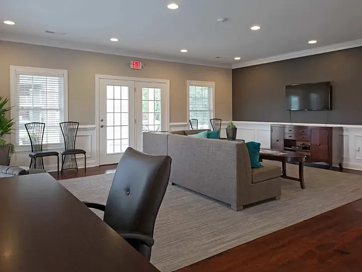 North Point Apartments — Photo 12