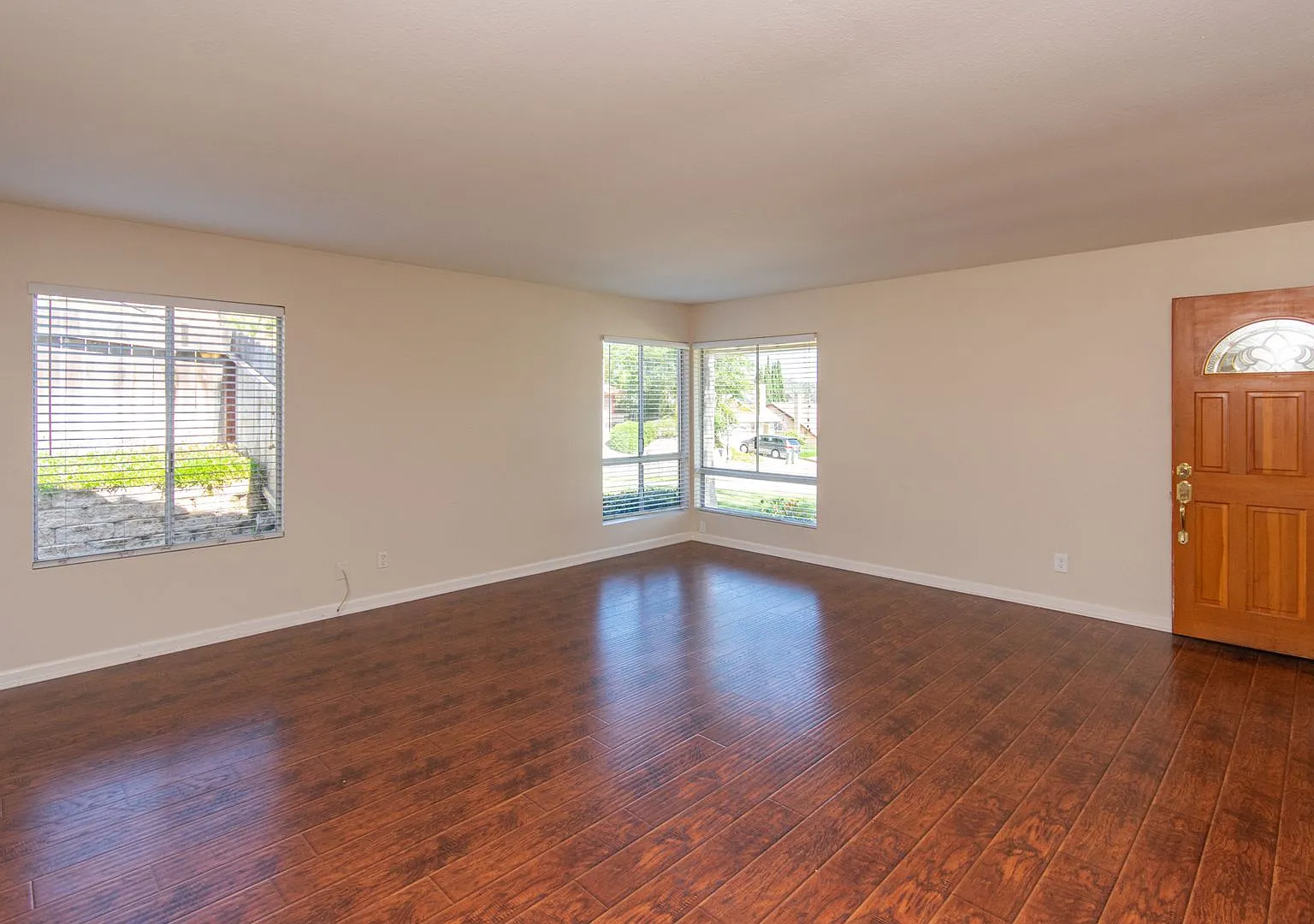 Spacious 4 Bedroom Single Story Home in Oceanside with a Pool! — Photo 4