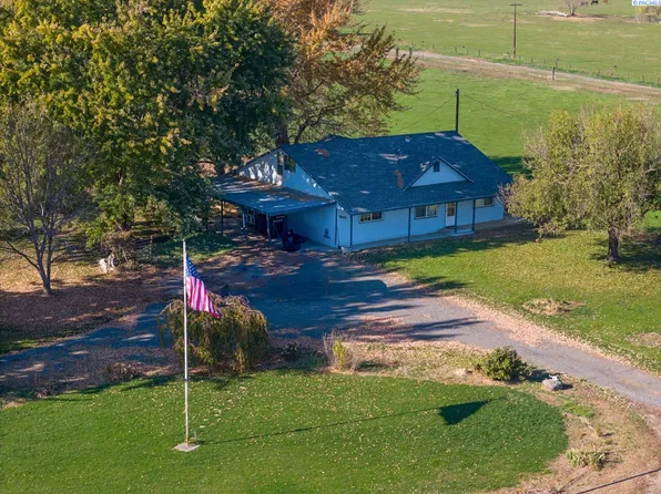7802 S Wilgus Rd, Prosser, WA 99350