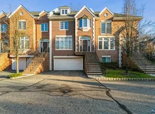 28 Candlewood Dr #28, Old Tappan, NJ 07675