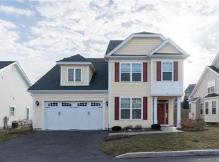 3 Dogwood Ln #3, Beacon Falls, CT 06403