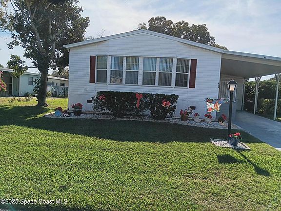 3rd image of 913 Sequoia St
