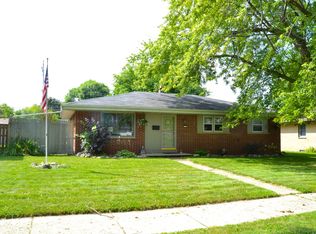 9101 W Grantosa Dr, Milwaukee, WI 53225