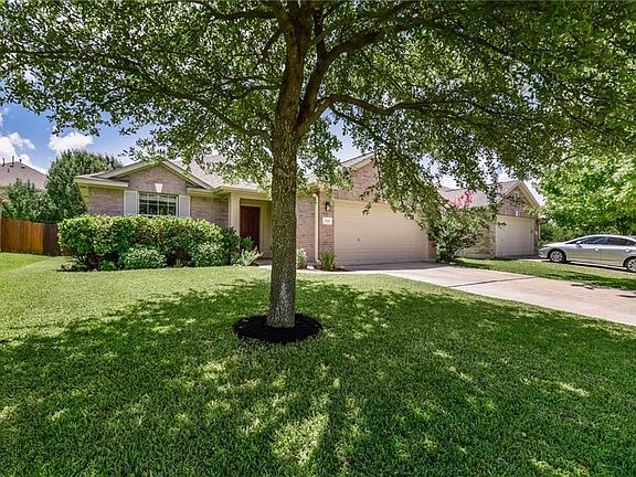 2nd image of 2519 Saint James Pl