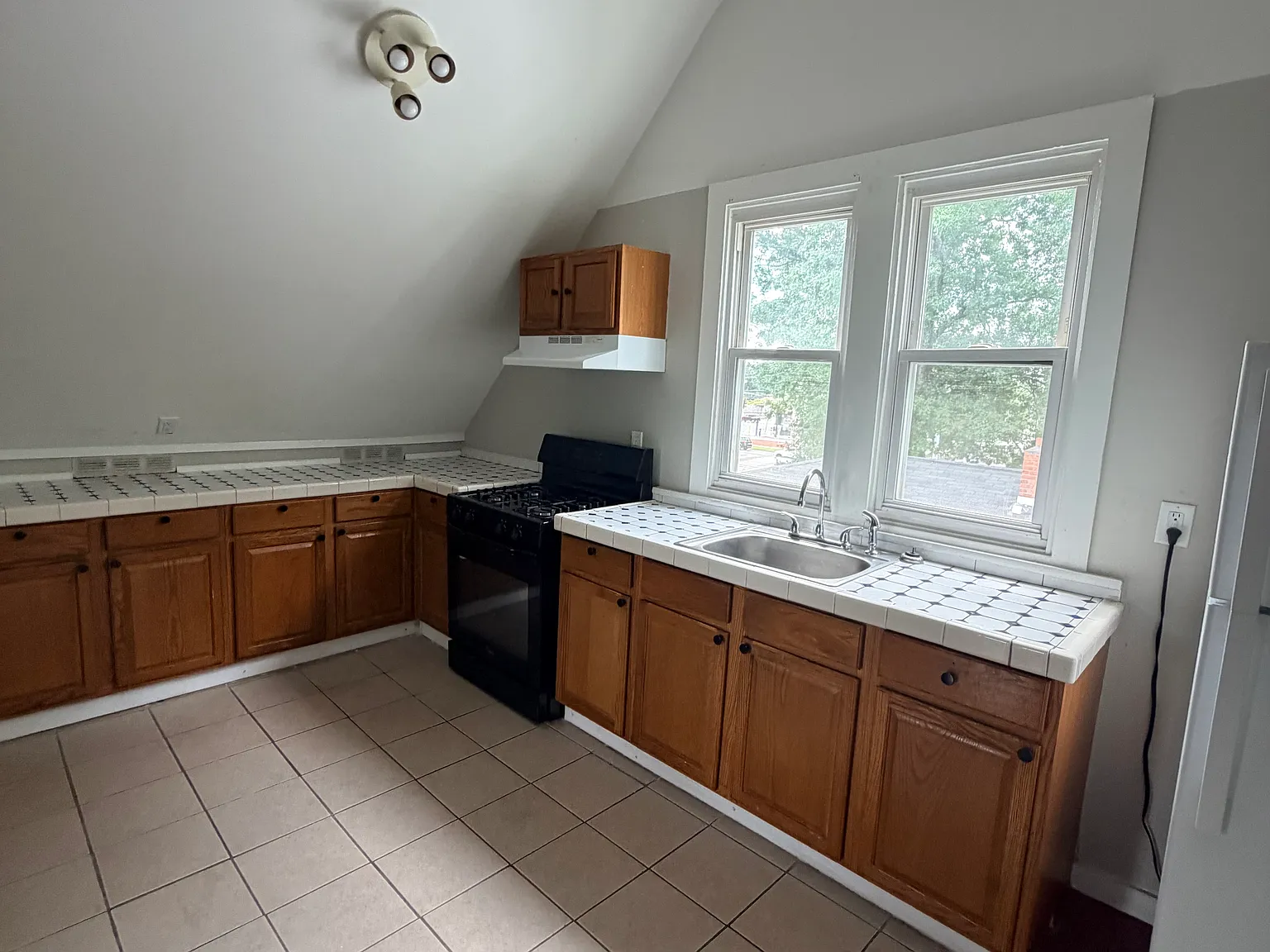 2 bed, $1,525 — Photo 1