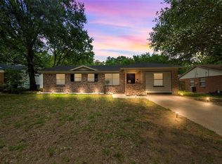 2214 Cales Dr, Arlington, TX 76013