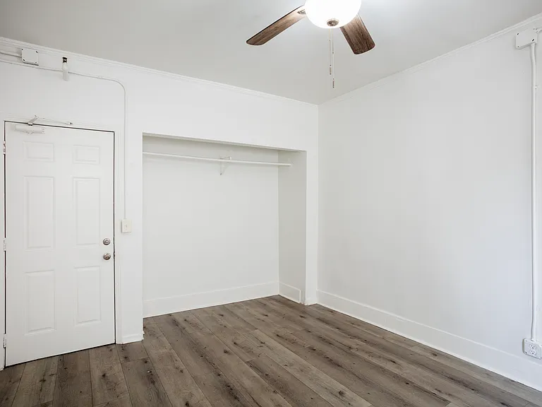 Bixel apts LLC — Photo 11