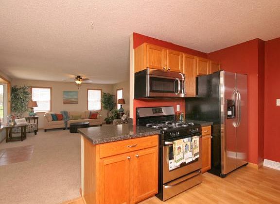 4th image of 10032 Pleasant Ave S