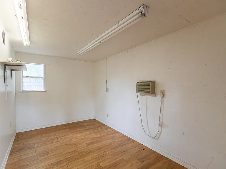 2132 Sylvan Dr — Photo 37