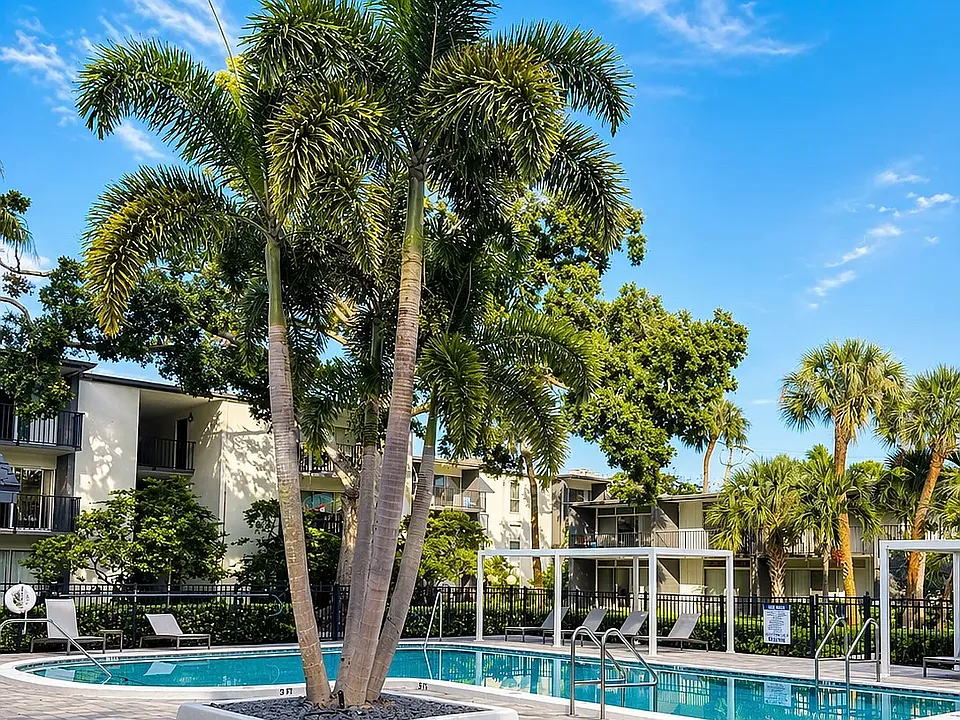 WestShore Apartments