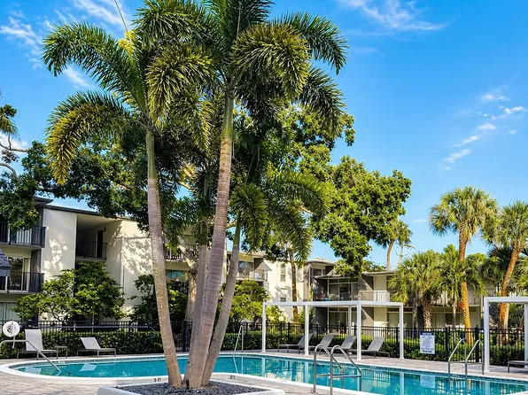 WestShore Apartments