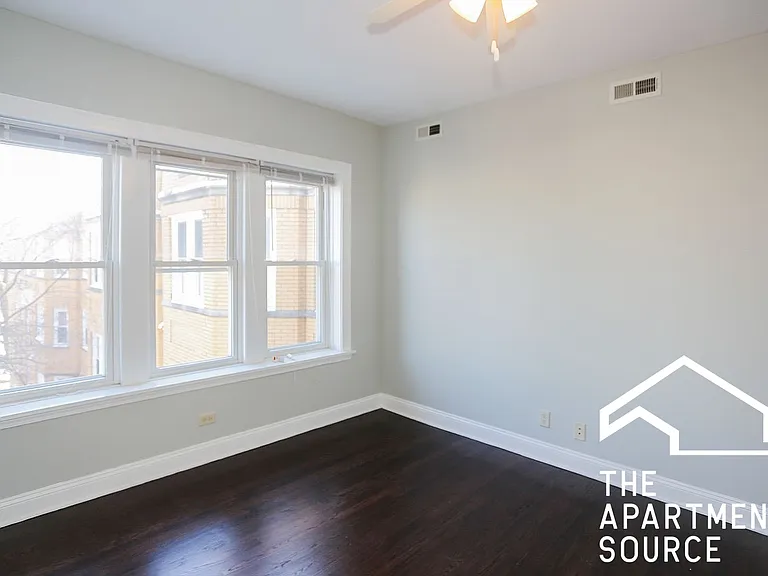 4814 N Paulina St #1 — Photo 3