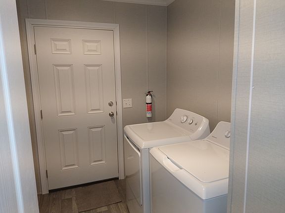 2nd image of 409 Van Buren Cir #409