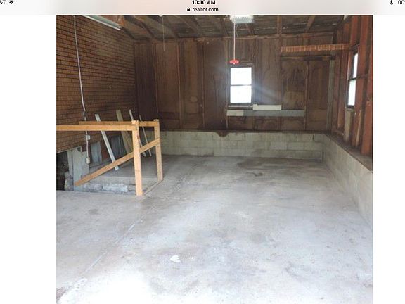 1 plus car garage with garage door opener