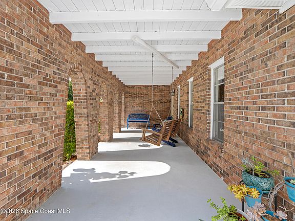 4th image of 609 Manor Pl