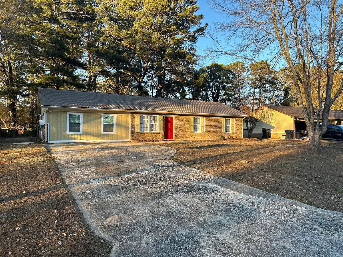 Building Photo - 499 Oak Way